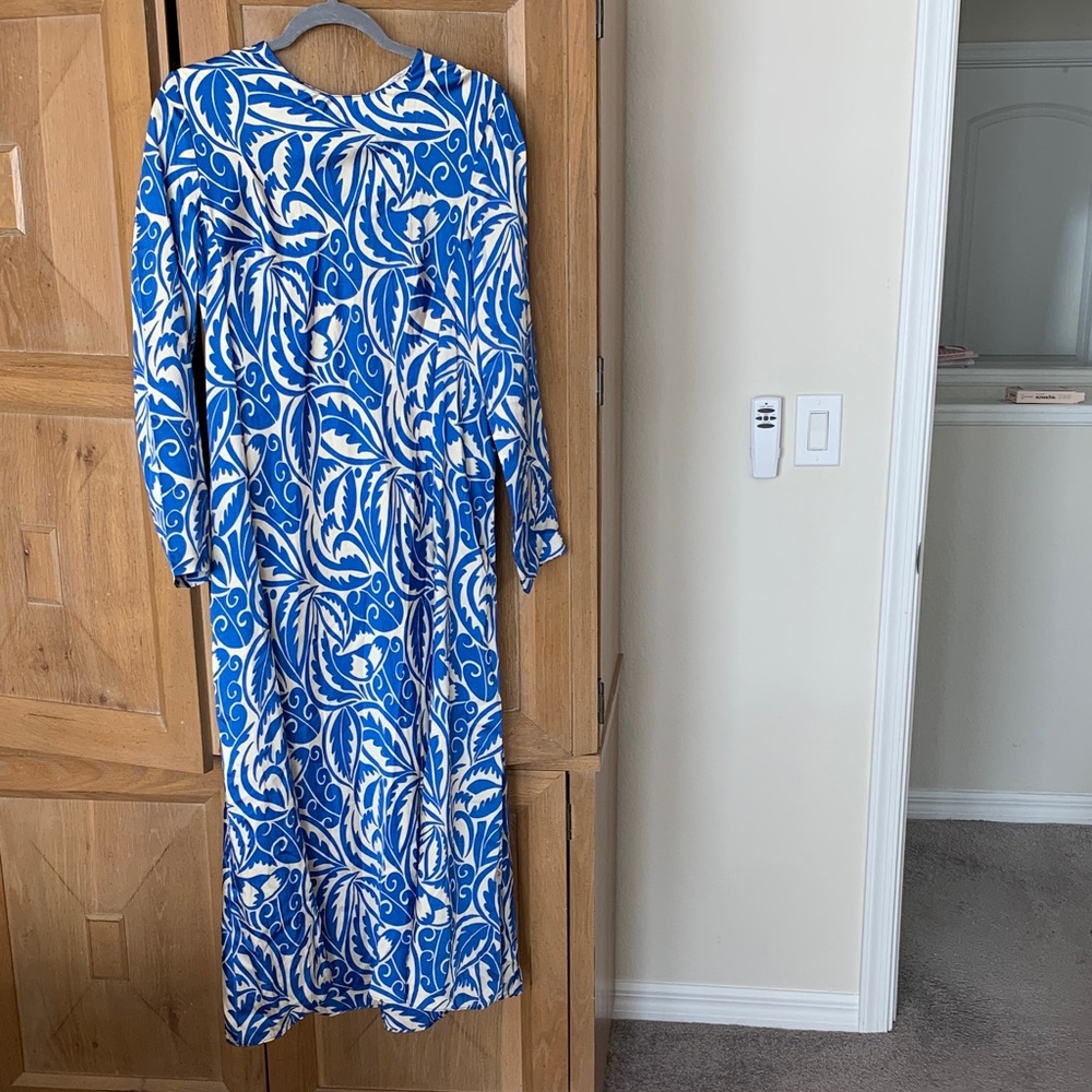 Zara Blue and White Long Sleeve Dress